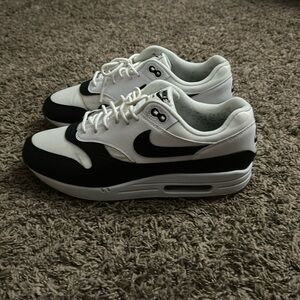 Nike Air Max 1 SE